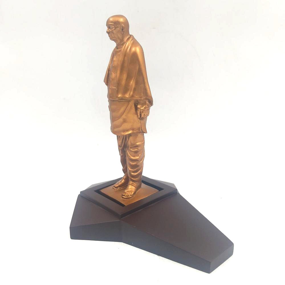 Fiber Vallabhbhai Patel Standing Show Piece H 10"